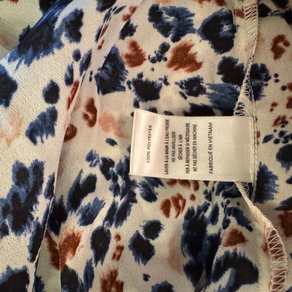ASTR The Label Blue Multi Leopard Belle Ruffle Sleeve Blouse Women’s Medium - Picture 15 of 15